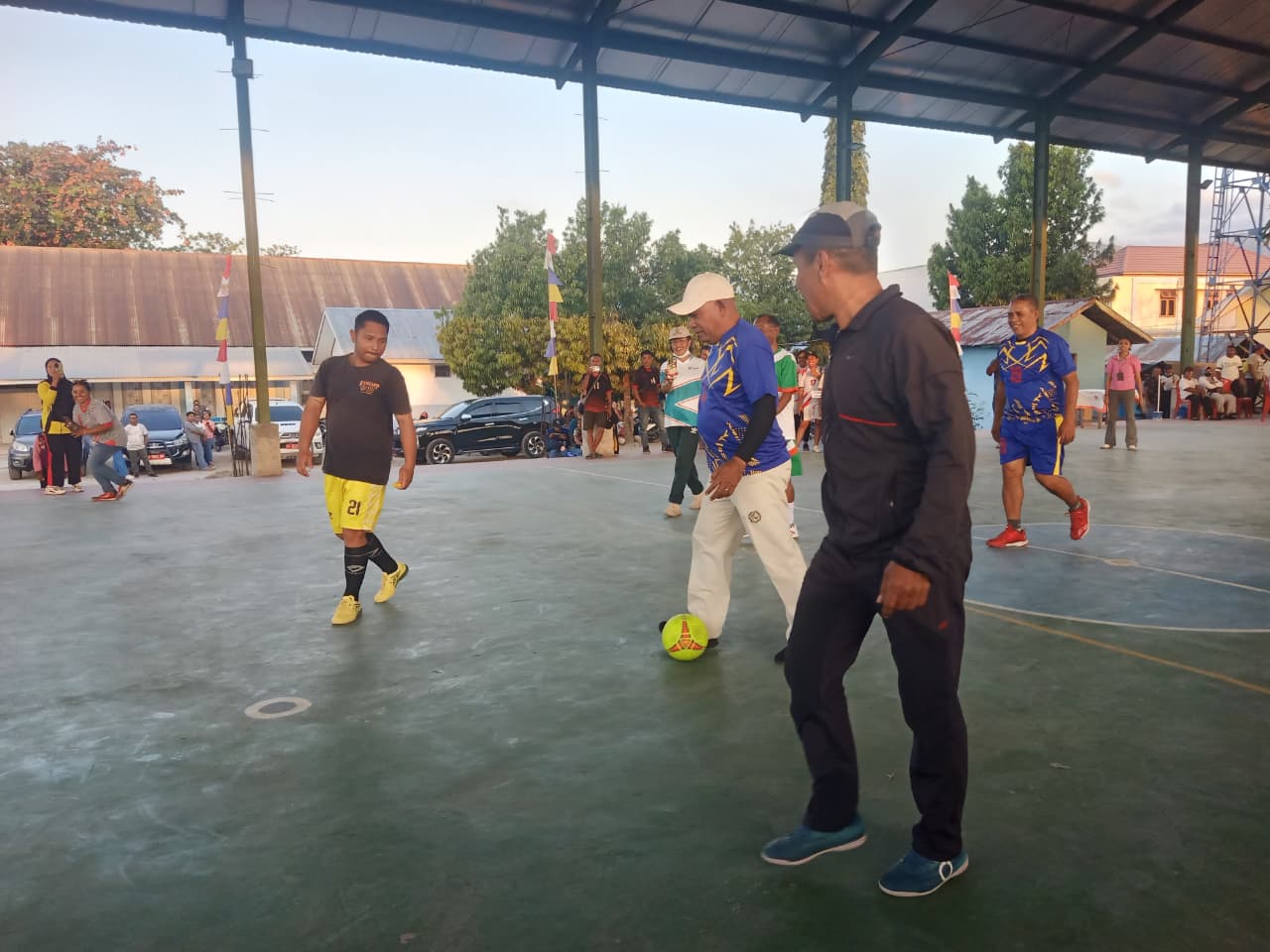 Bupati dan Wabup Lembata Adu Skill Futsal Jelang Hari Kesehatan Nasional